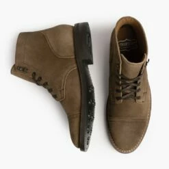 Captain | Dusty -Thursday Boots Sales 1024x1024 Men Captain Dusty 112621 Flatlay2