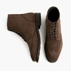Wingtip | Chocolate Suede -Thursday Boots Sales 1024x1024 Men Wingtip ChocolateSuede 091622 Flatlay1