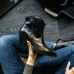 Indio | Black 17 Indio | Black -Thursday Boots Sales 1024x1024 Women Indio Black 102221 3 338da3d7 ffd1 4e9f b322 11bb0afa7243