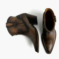 Indio | Café -Thursday Boots Sales 1024x1024 Women Indio Cafe 102221 Flatlay2