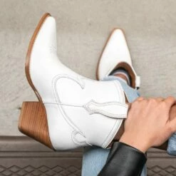 Indio | White 17 Indio | White -Thursday Boots Sales 1024x1024 Women Indio White 112621 3