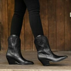 Sierra | Black -Thursday Boots Sales 1024x1024 Women Sierra Black 112122 1