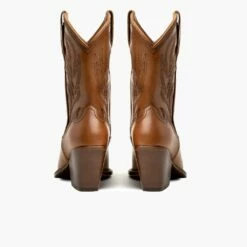 Sierra | Tan -Thursday Boots Sales 1024x1024 Women Sierra Tan 032823 Rear