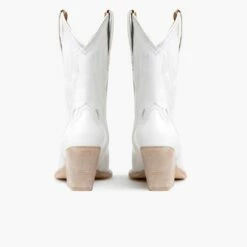 Sierra | White -Thursday Boots Sales 1024x1024 Women Sierra White 032823 Rear
