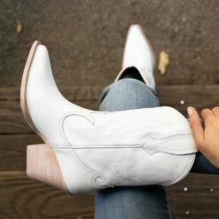Sierra | White -Thursday Boots Sales 1024x1024 Women Sierra White 112122 3
