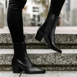 Soho Zip | Black -Thursday Boots Sales 1024x1024 Women SohoZip Black 092222 1