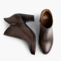 Uptown | Old English -Thursday Boots Sales 1024x1024 Women Uptown OldEnglish 102122 Flatlay