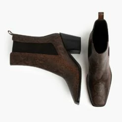 Soho | Chocolate Snake Print -Thursday Boots Sales 1024x1024 Womens Soho ChocolateSnake 092022 Flatlay1